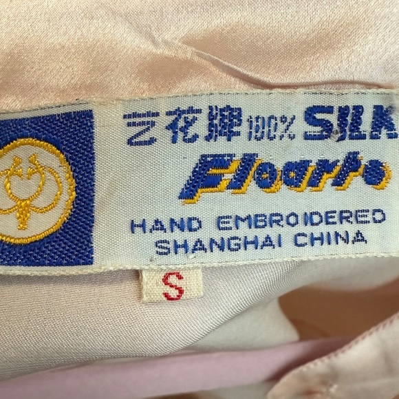 Vintage Silk Hand Embroidered Floarte Pink Blouse - Picture 7 of 7